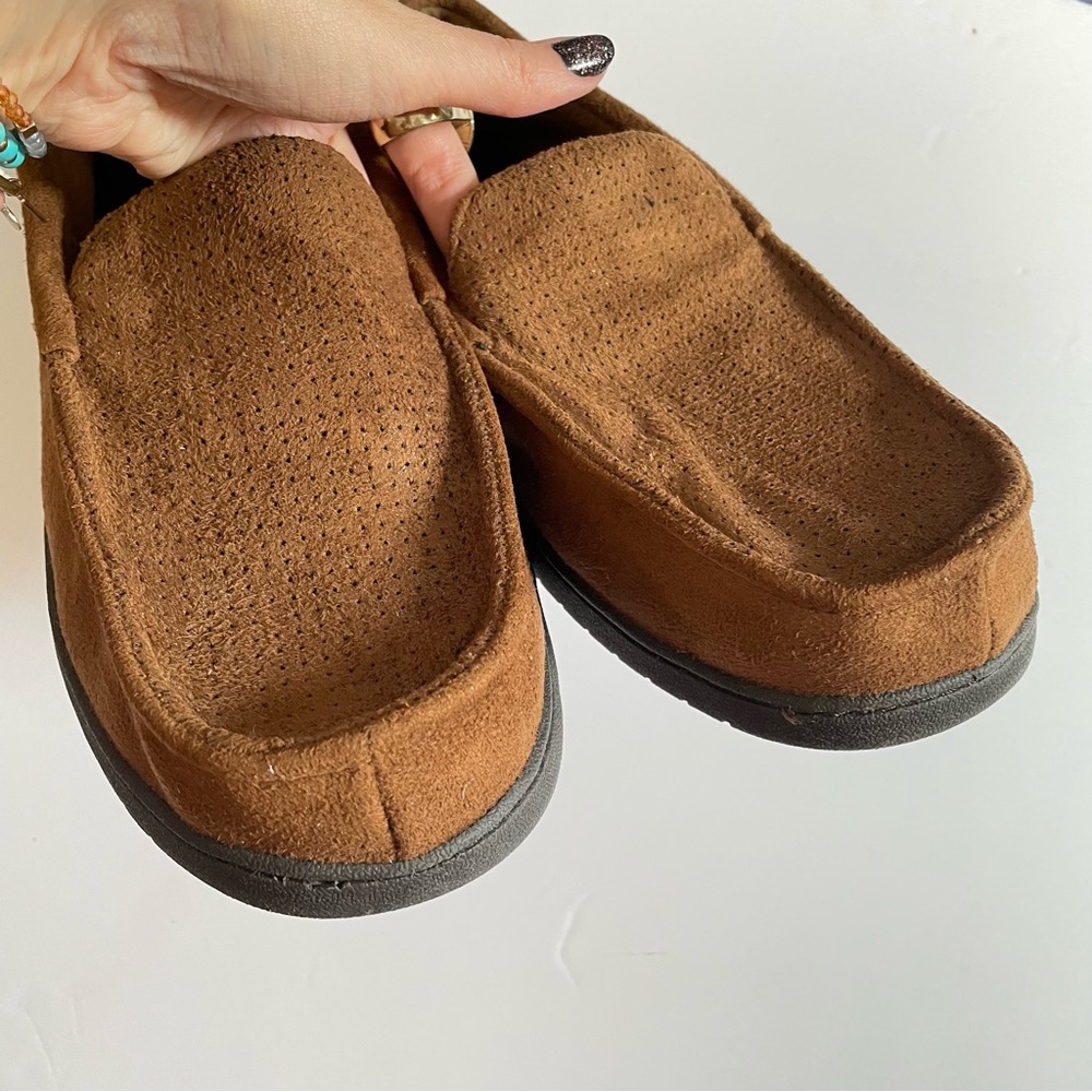 New Dear Foams Slippers, Men’s Size 9 Slippers, Dear Foams